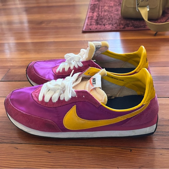 Men’s Nike waffle sneakers unique colorway - Picture 3 of 4